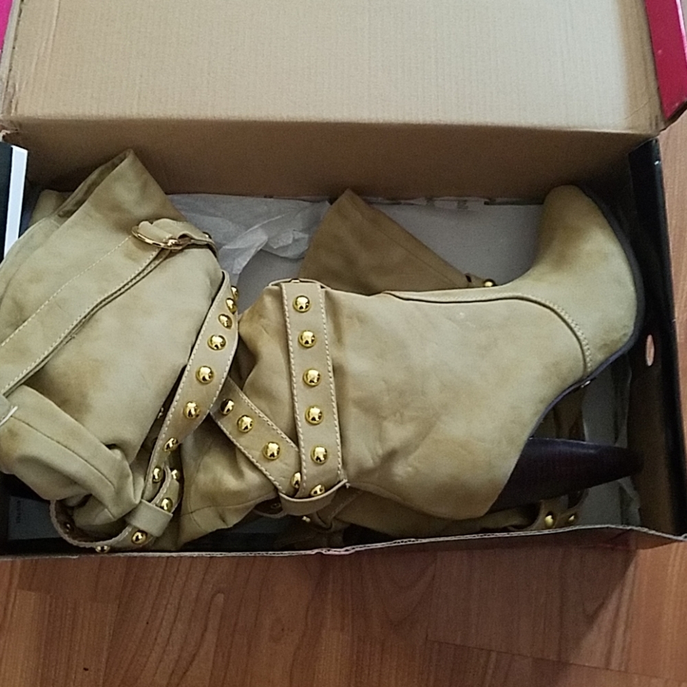 Used boots - Picture 2 of 8
